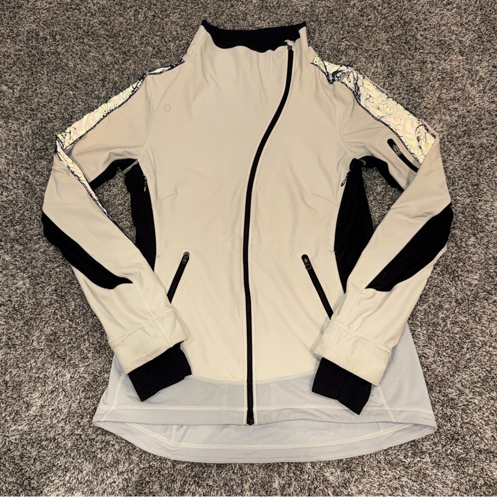 Lululemon Women’s Size 6 Cream Run Draft Dodger Lace Vented Floral Zip Up Jacket